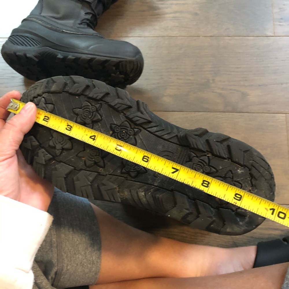 EUC The North Face Waterproof Women’s Boots Sz 5 - Picture 13 of 14